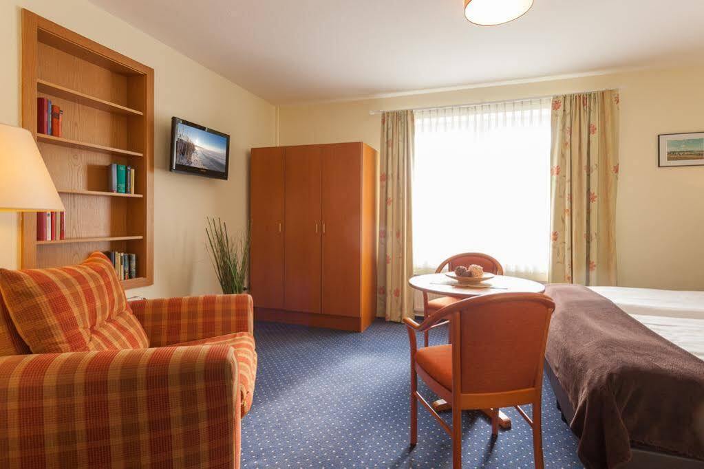 Hotel Am See Baabe Bagian luar foto